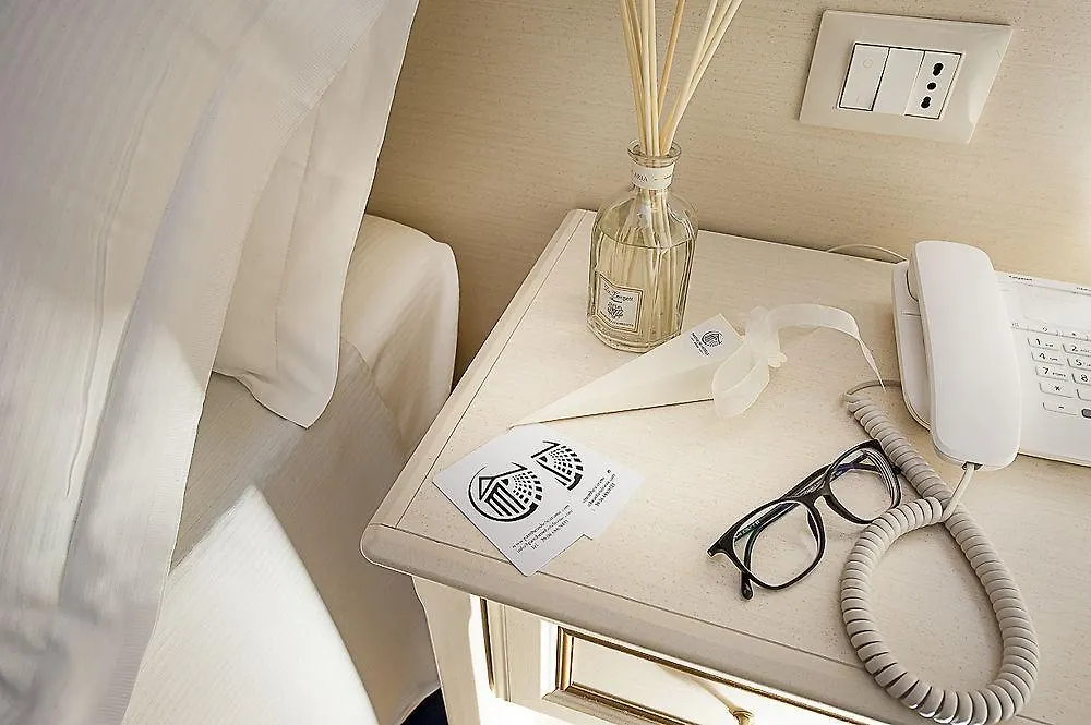 Dimora Degli Dei Hotel Rome 2*,