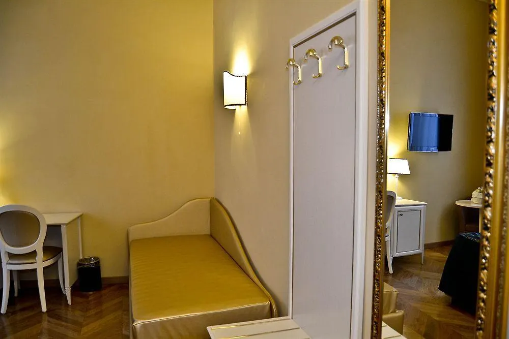 Dimora Degli Dei Otel Roma 2*,  İtalya